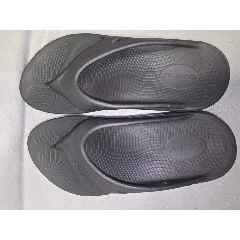 OOFOS OOriginal Recovery Sandals Black Mens 8 Womens 10 Comfort Flip Flops